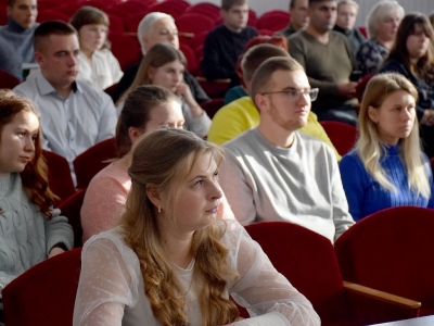 Сегодня, с участием председателя Хотимского районного исполнительного комитета Геворга Мелконяна, проходит слет молодых специалистов