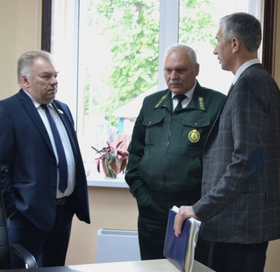 Депутат встретился с коллективом Хотимского лесничества