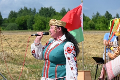 Праздник первого снопа: на Хотимщине прошли «Зажинки»