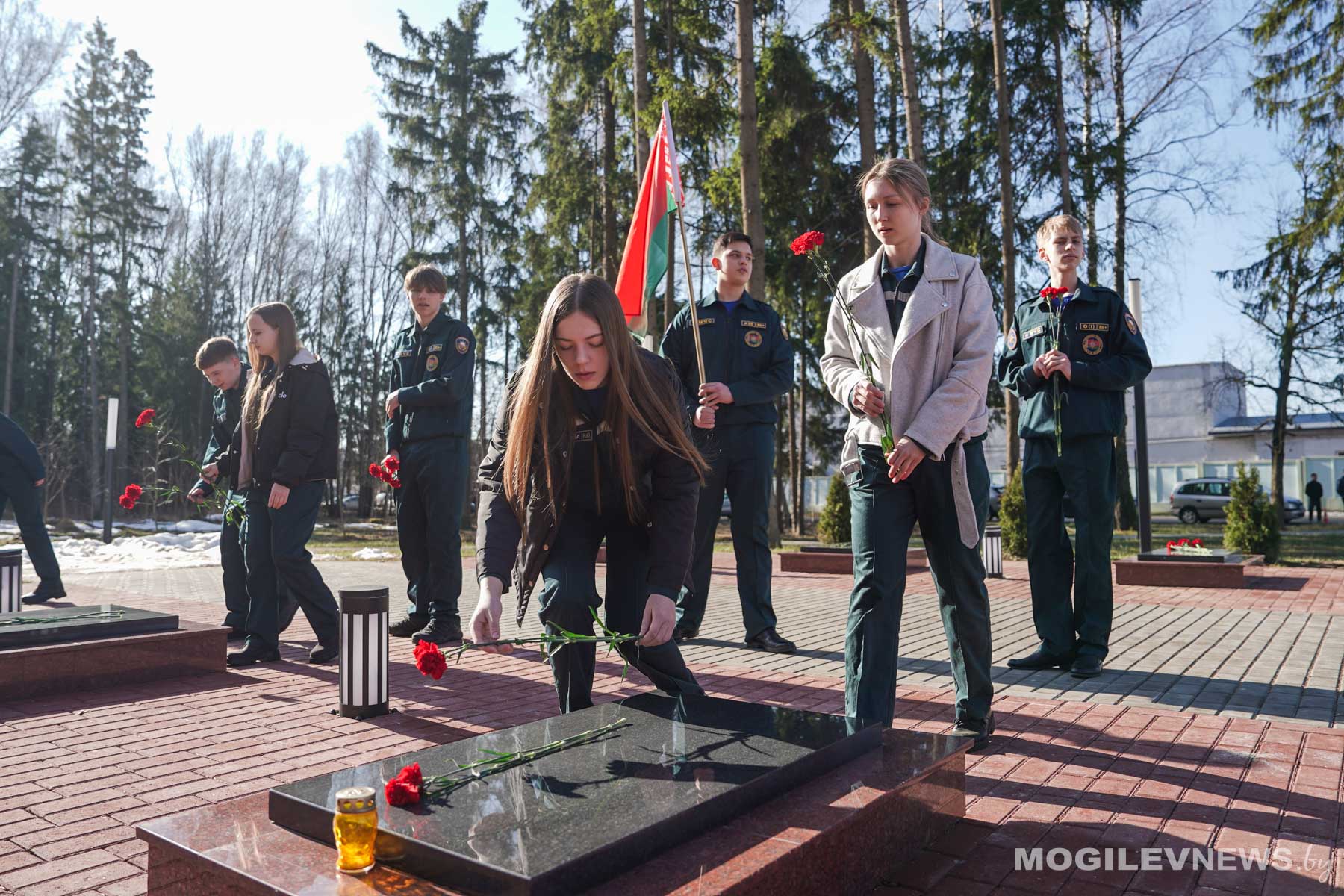 v-mogileve-pochtili-pamyat-zhertv-khatynskoy-tragedii_12