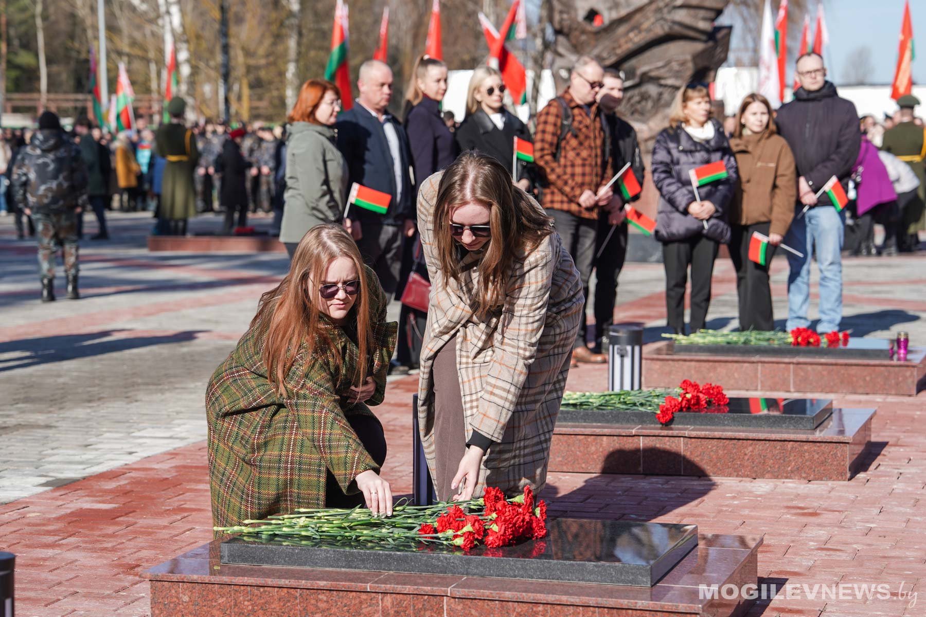 v-mogileve-pochtili-pamyat-zhertv-khatynskoy-tragedii_14