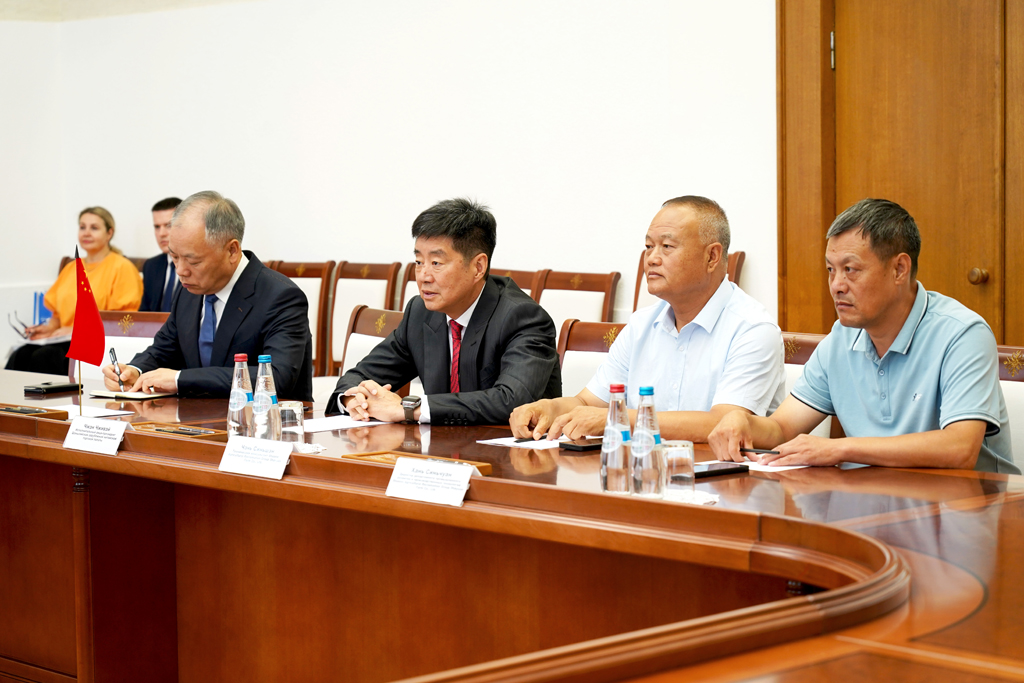delegatsiya-iz-kitaya-s-rabochim-vizitom-poseshchaet-mogilevskuyu-oblast-_1