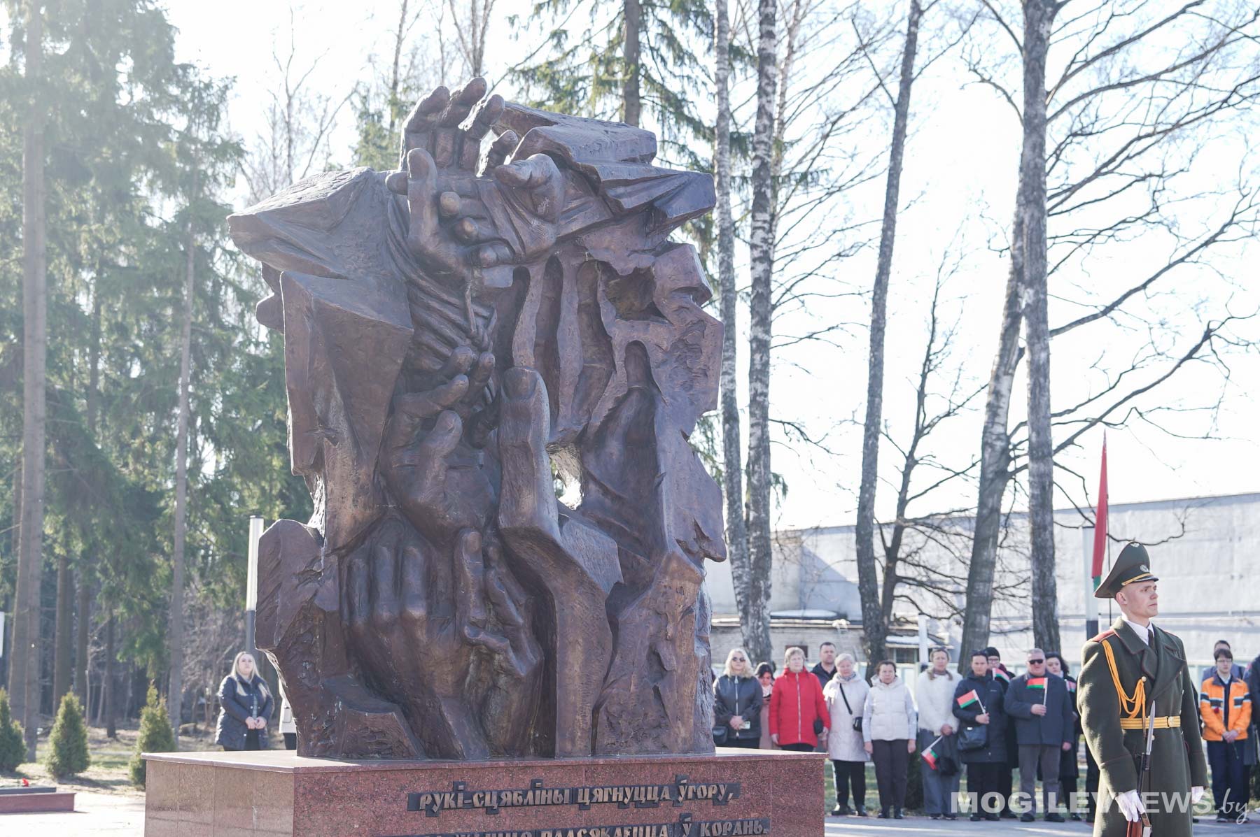 v-mogileve-pochtili-pamyat-zhertv-khatynskoy-tragedii_6