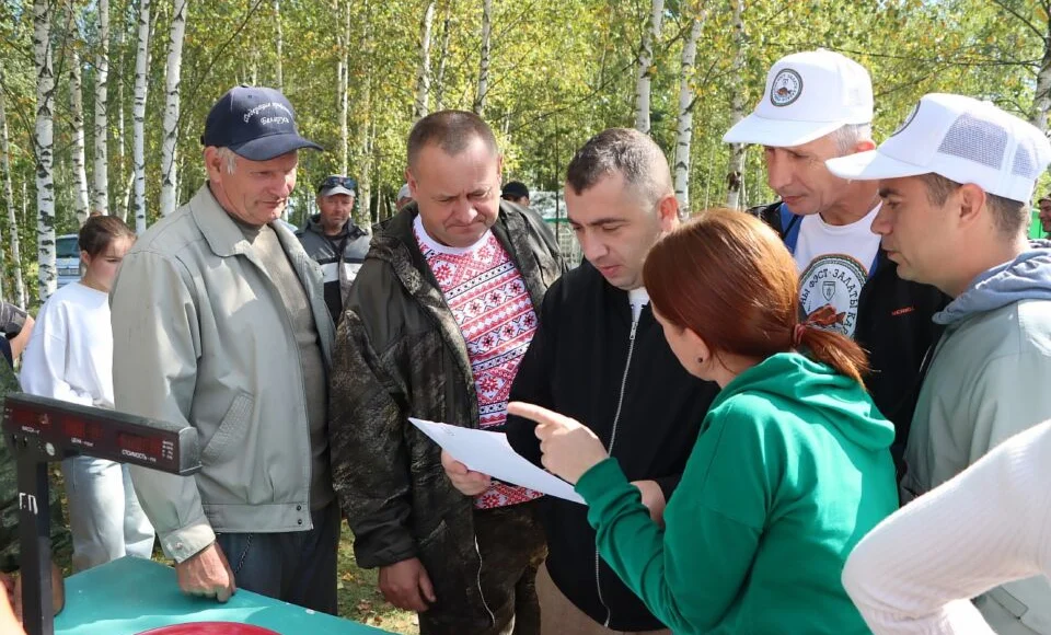 yarkie-kadry-vtorogo-dnya-tretego-regionalnogo-rybolovnogo-festivalya-zalaty-karas-v-khotimske-foto-_25