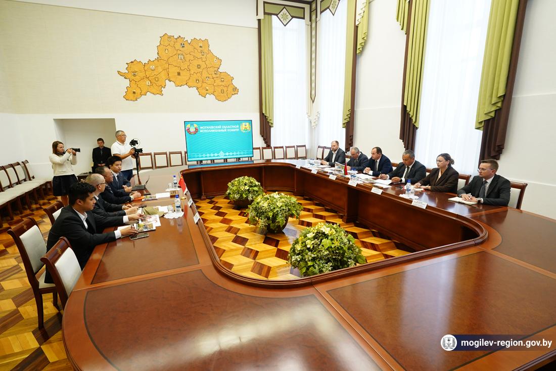 vstrecha-v-oblispolkome-biznes-delegatsii-iz-kitaya_3