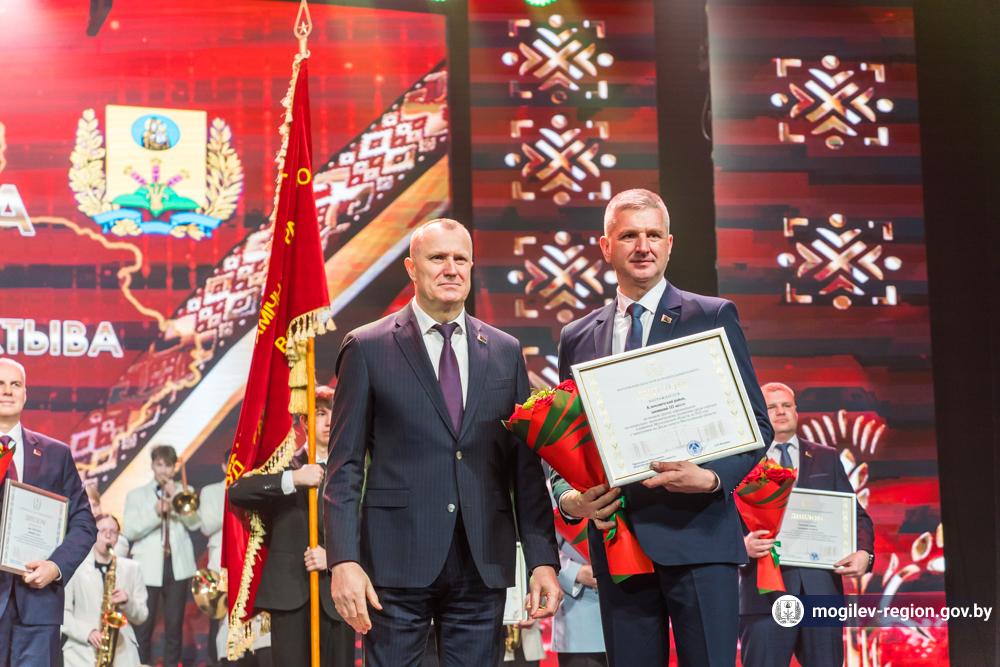 torzhestvennoe-meropriyatie-posvyashchennoe-podvedeniyu-itogov-raboty-mogilevskoy-oblasti_27