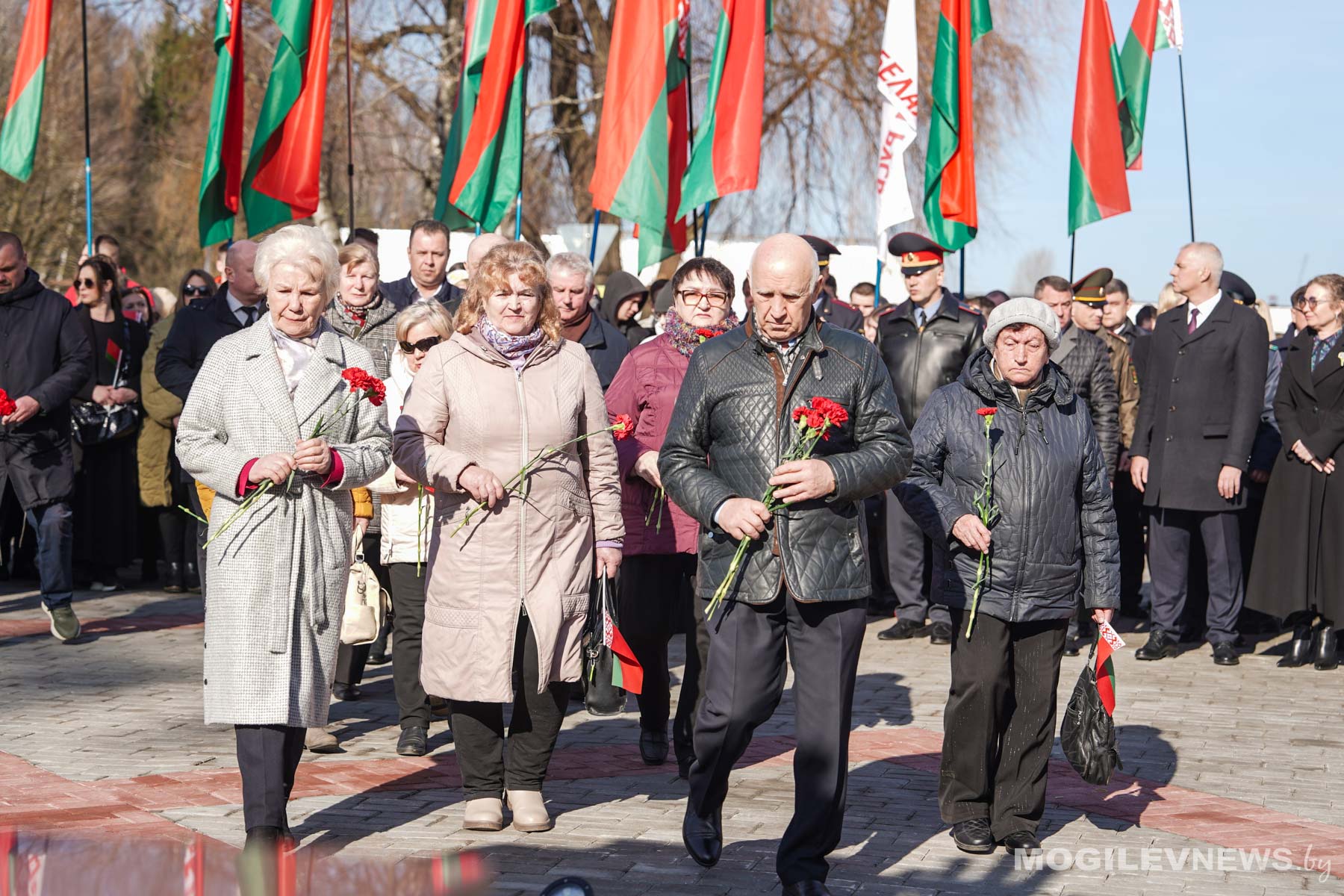 v-mogileve-pochtili-pamyat-zhertv-khatynskoy-tragedii_11
